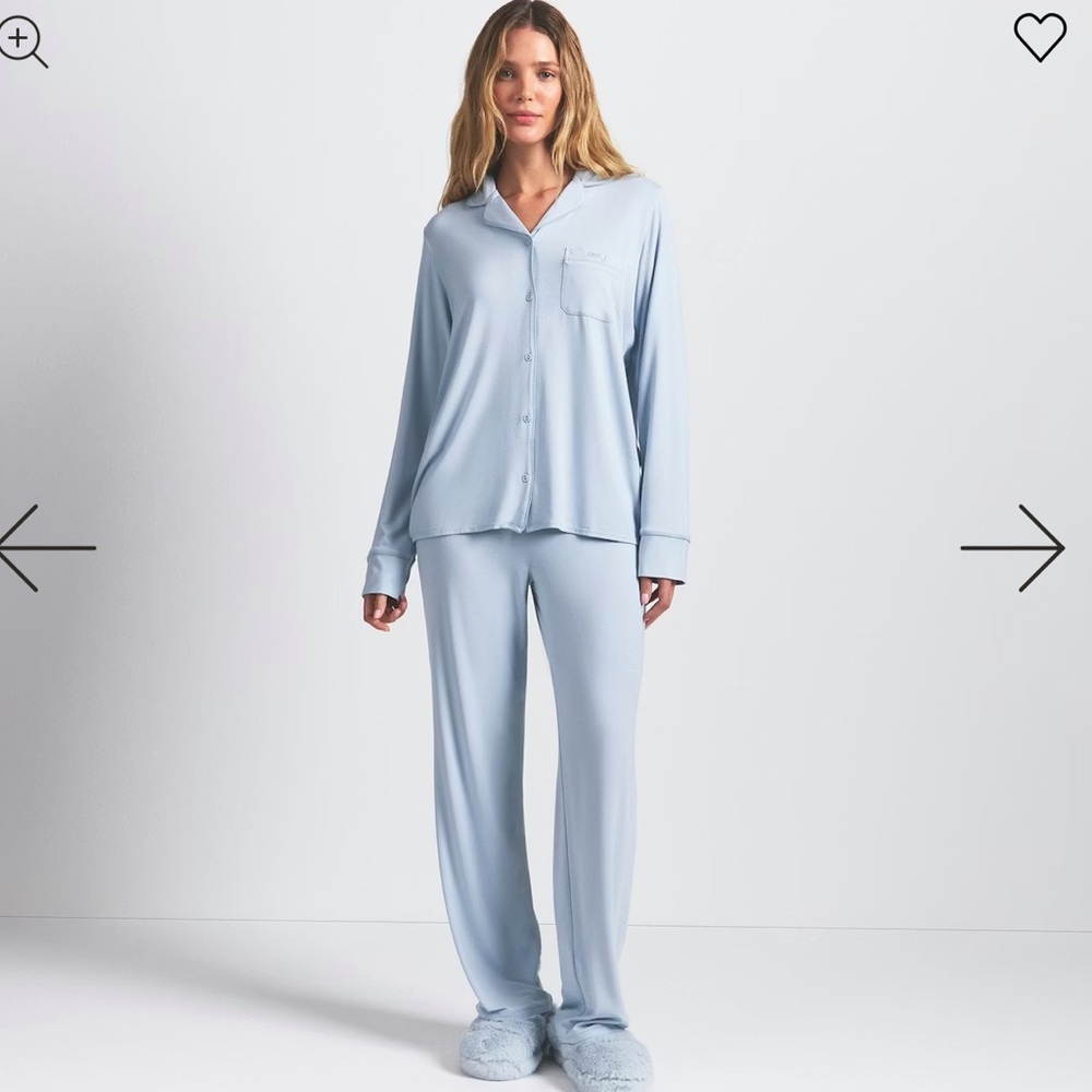 SKIMS LONG SLEEVE BUTTON UP SET